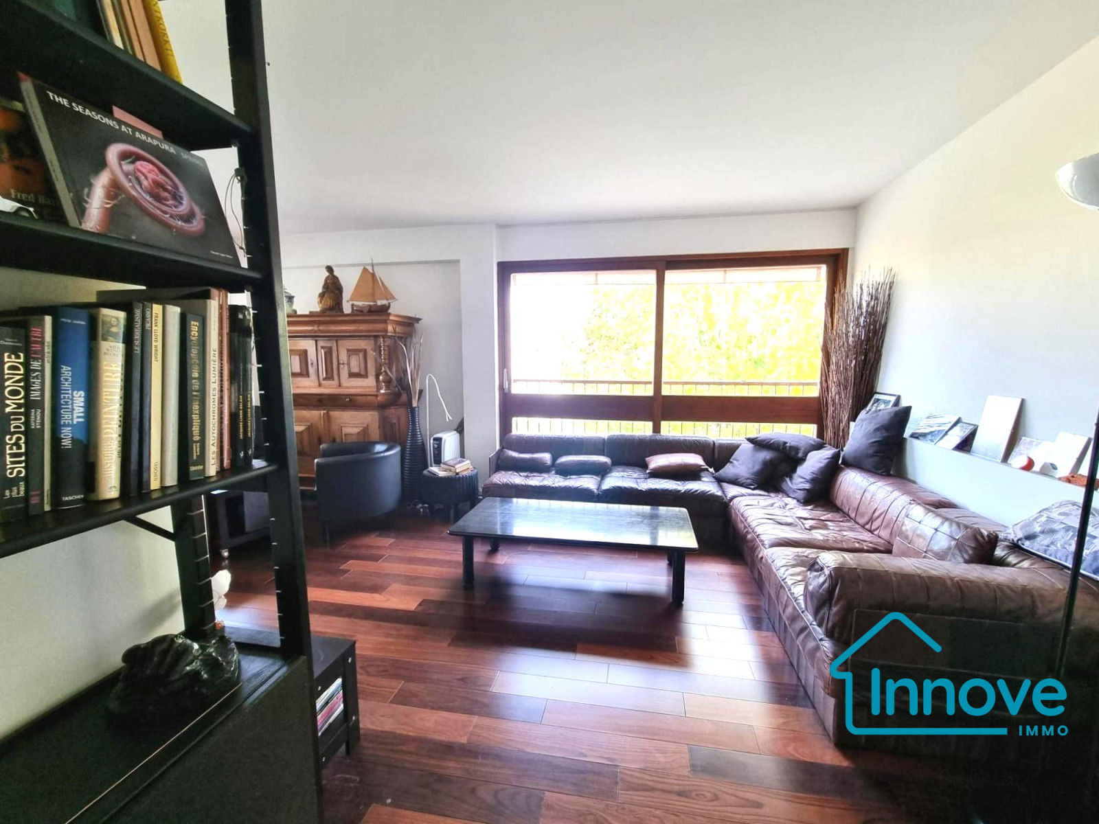 
                                                Vente
                                                 Dernier étage, appartement 109 m² 3/4 chbres centre ville