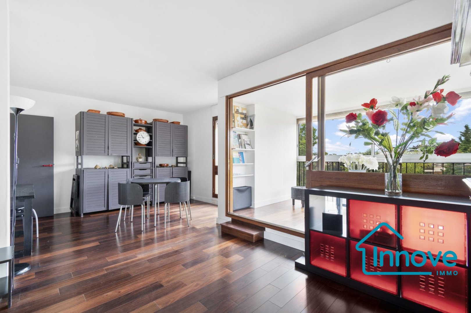 
                                                Vente
                                                 Dernier étage, appartement 109 m² 3/4 chbres centre ville