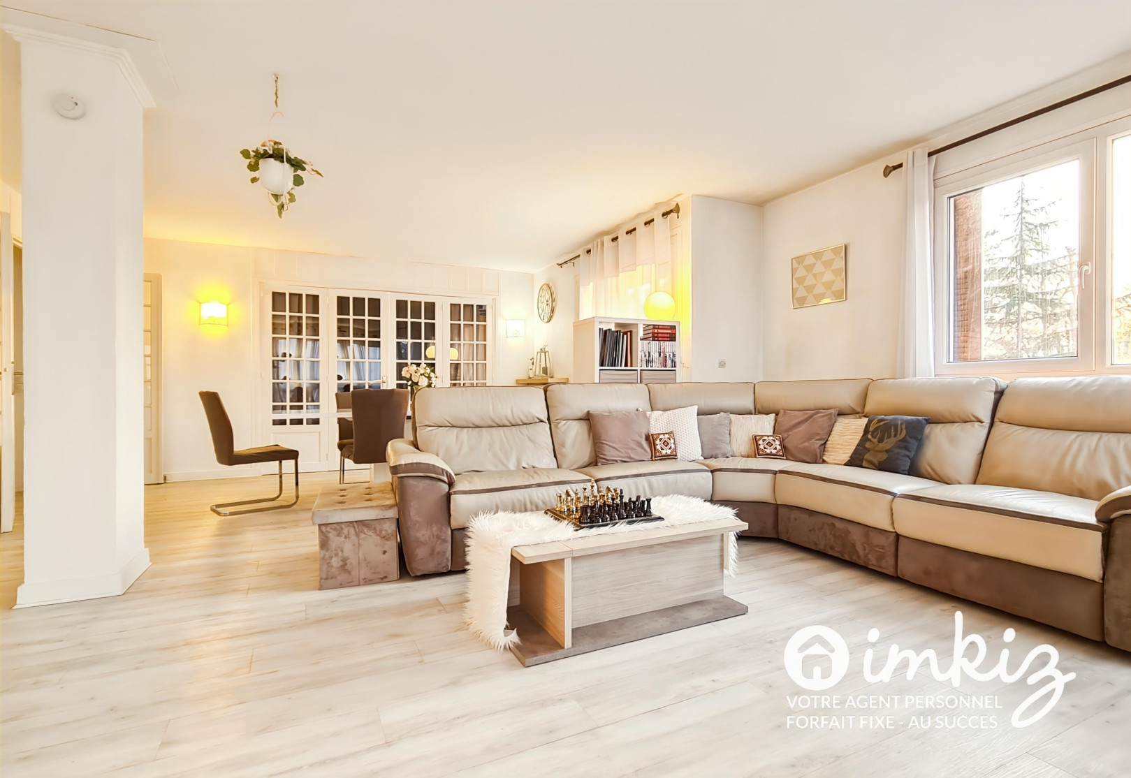 
                                                Vente
                                                 Dernier étage avec ascenseur - 126m²