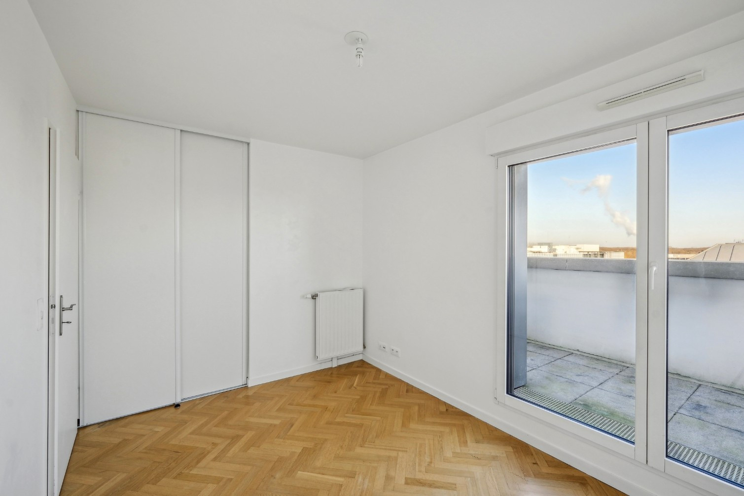 
                                                Vente
                                                 Dernier étage familial 4 pièces avec terrasse !