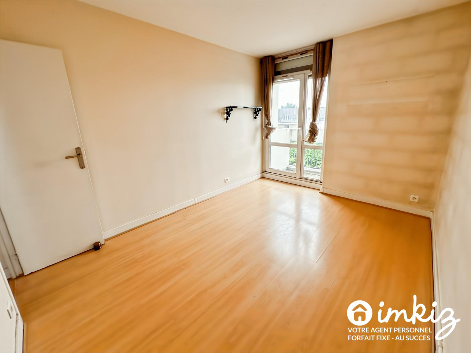 
                                                Vente
                                                 dernier étage T5 ,4chs avec balcons et Vue