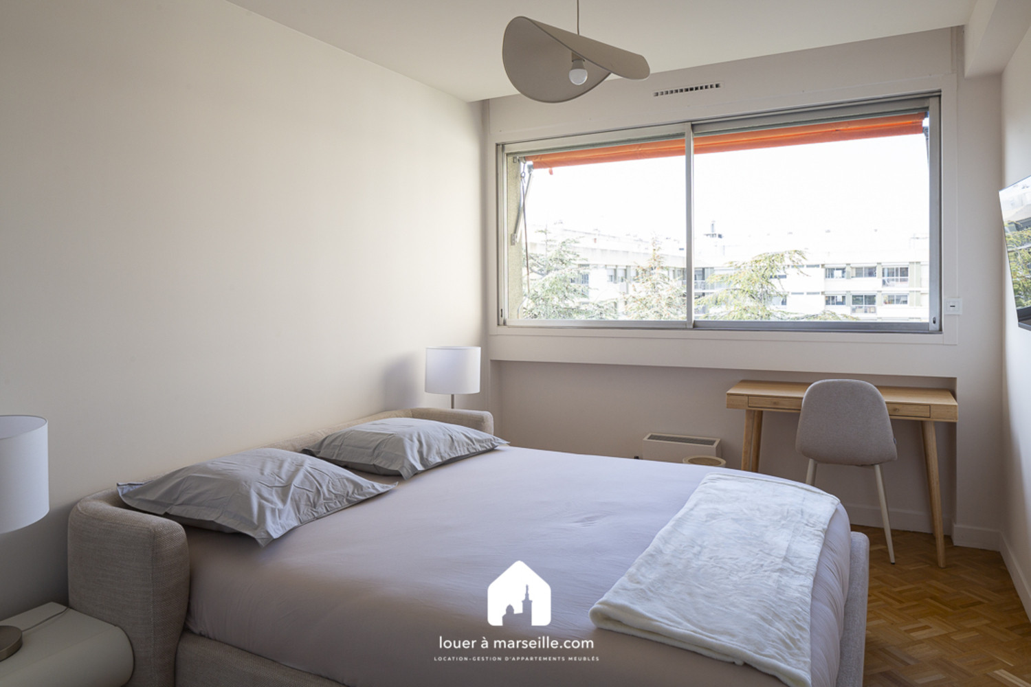 
                                                Location
                                                 Design Saint Anne