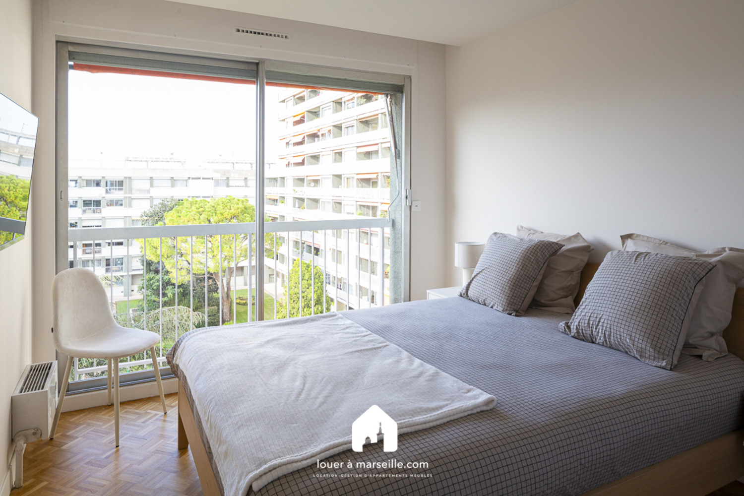 
                                                Location
                                                 Design Saint Anne