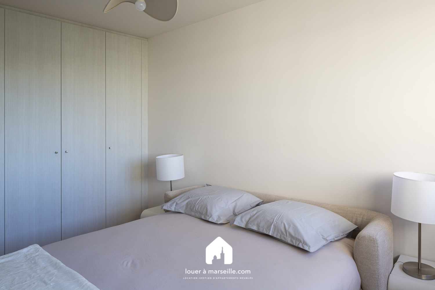 
                                                Location
                                                 Design Saint Anne