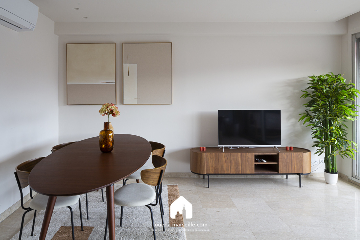 
                                                Location
                                                 Design Saint Anne
