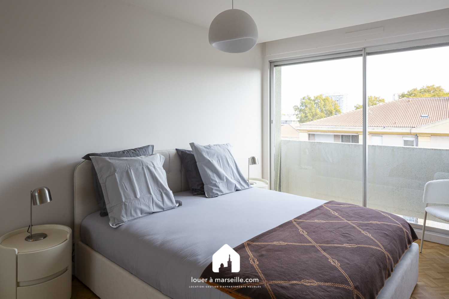 
                                                Location
                                                 Design Saint Anne