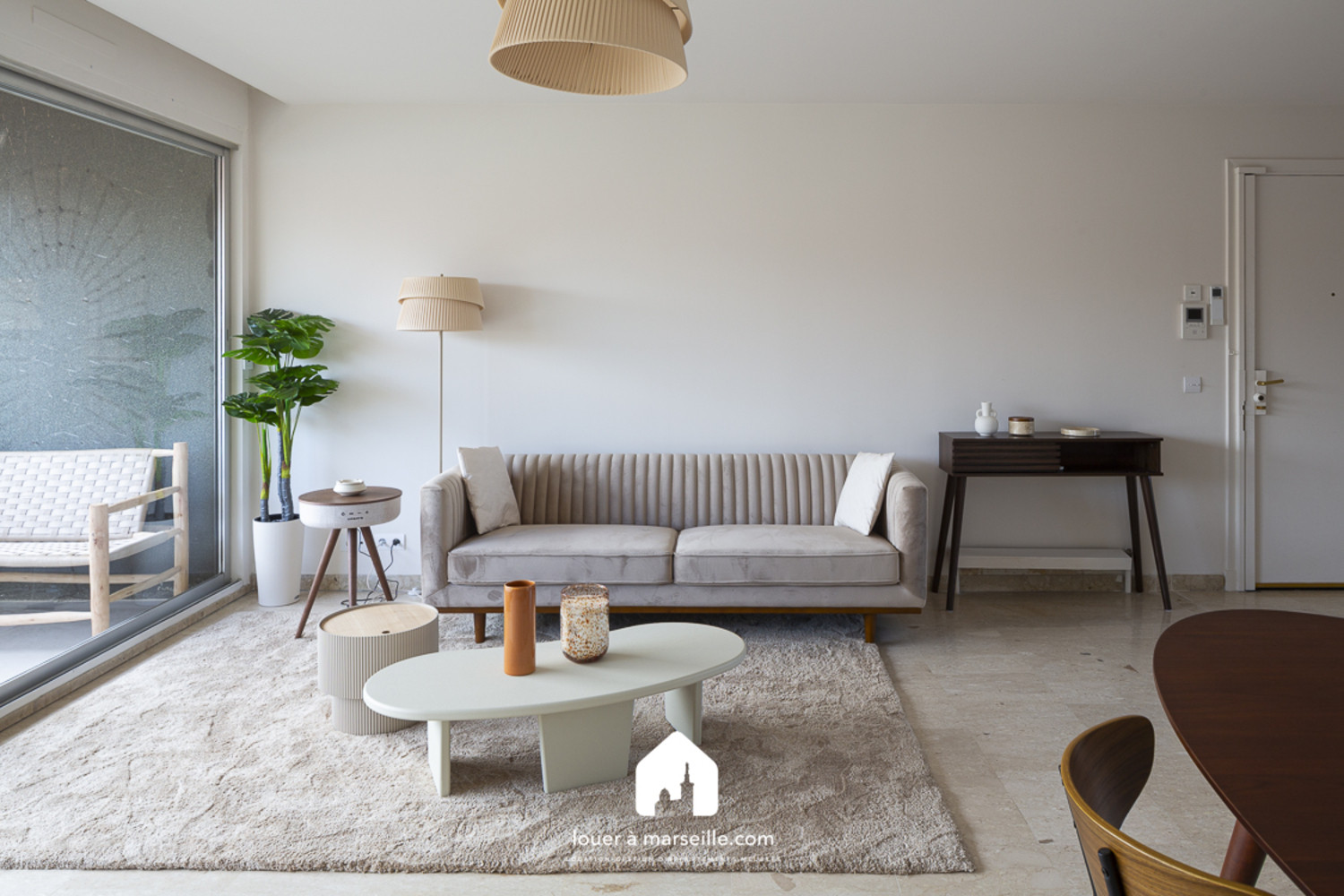 
                                                Location
                                                 Design Saint Anne