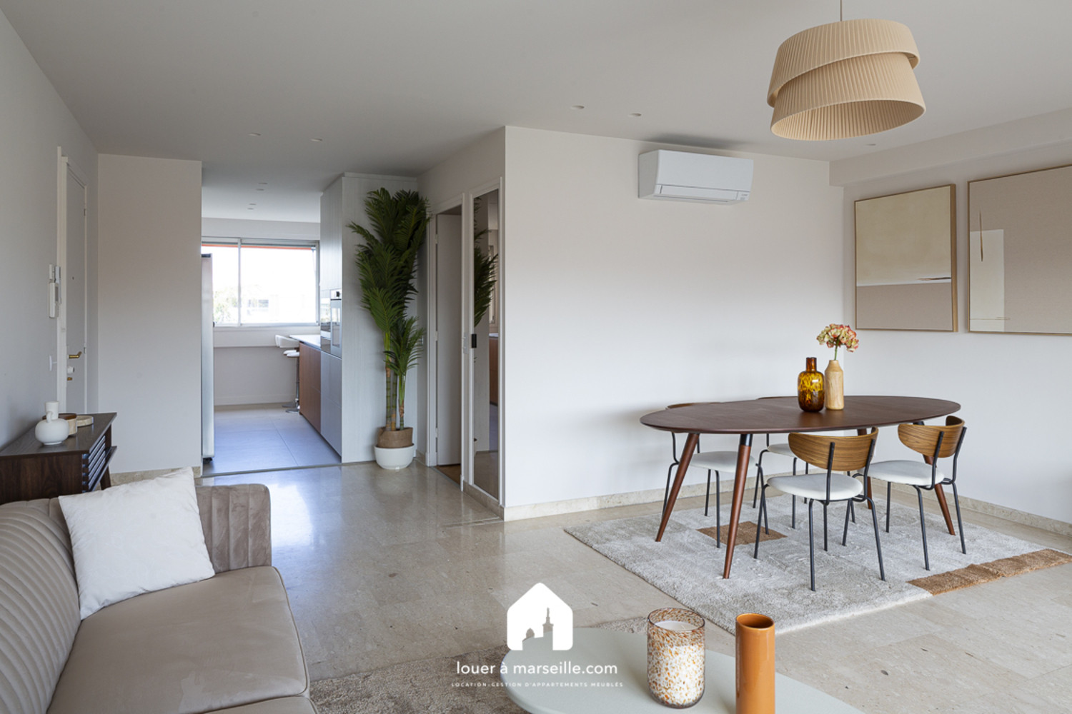 
                                                Location
                                                 Design Saint Anne