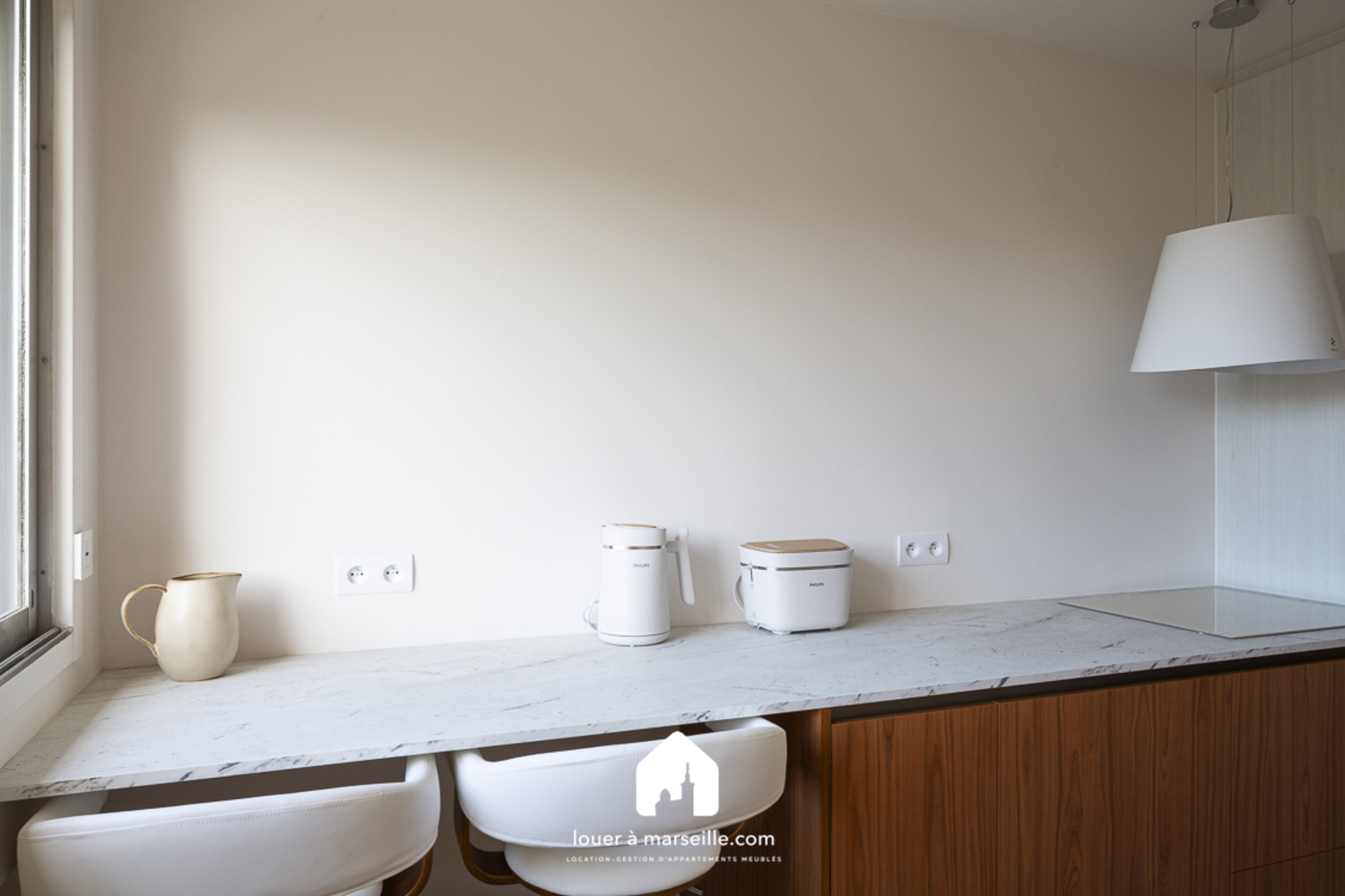 
                                                Location
                                                 Design Saint Anne