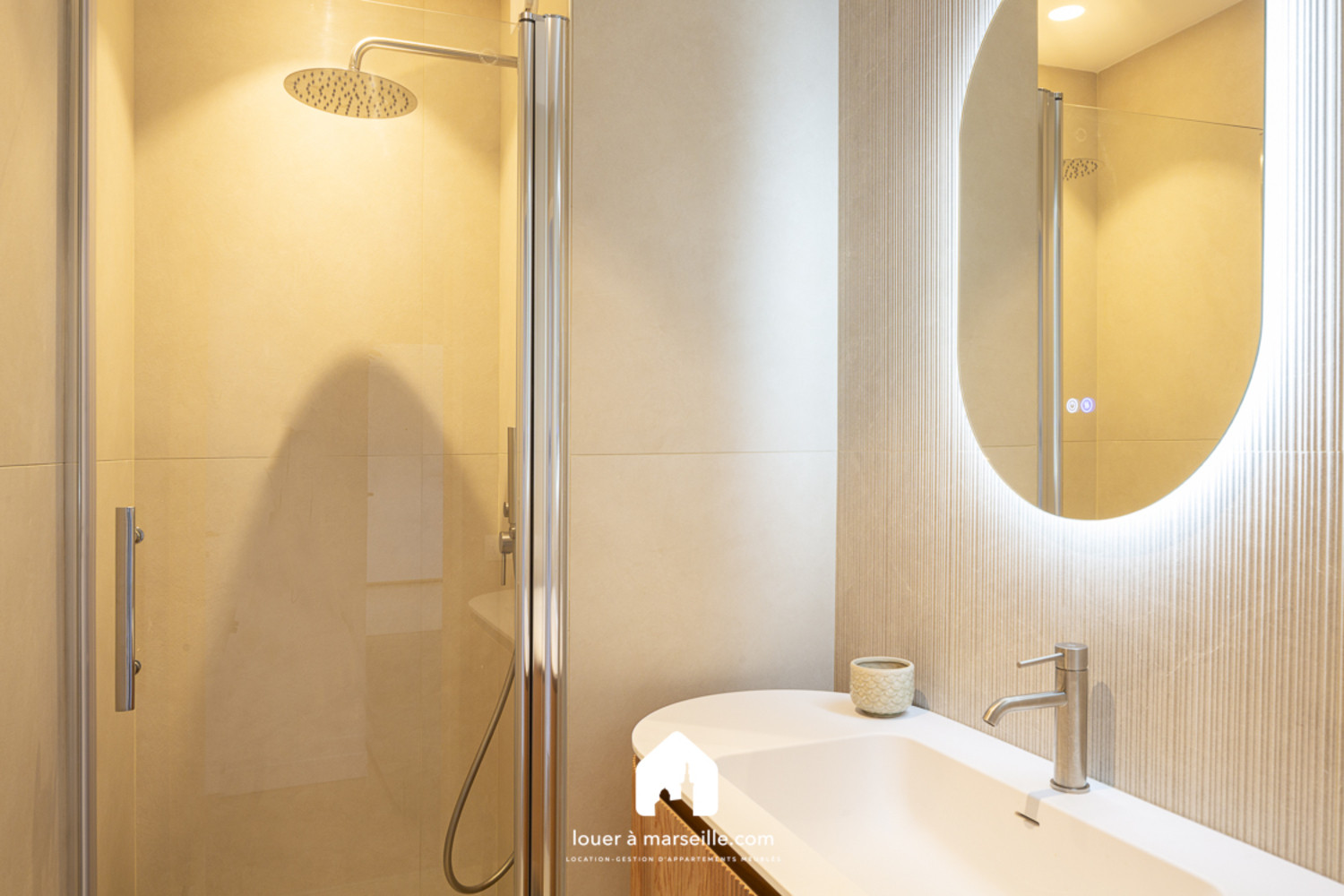
                                                Location
                                                 Design Saint Anne