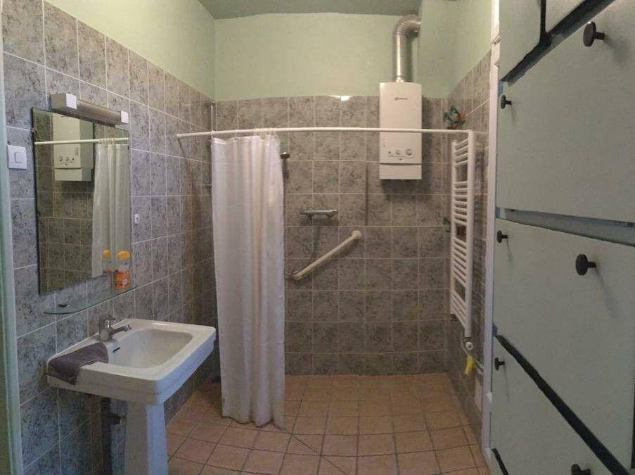 
                                                Location
                                                 Deux chambres à louer dans une maison avec jardin