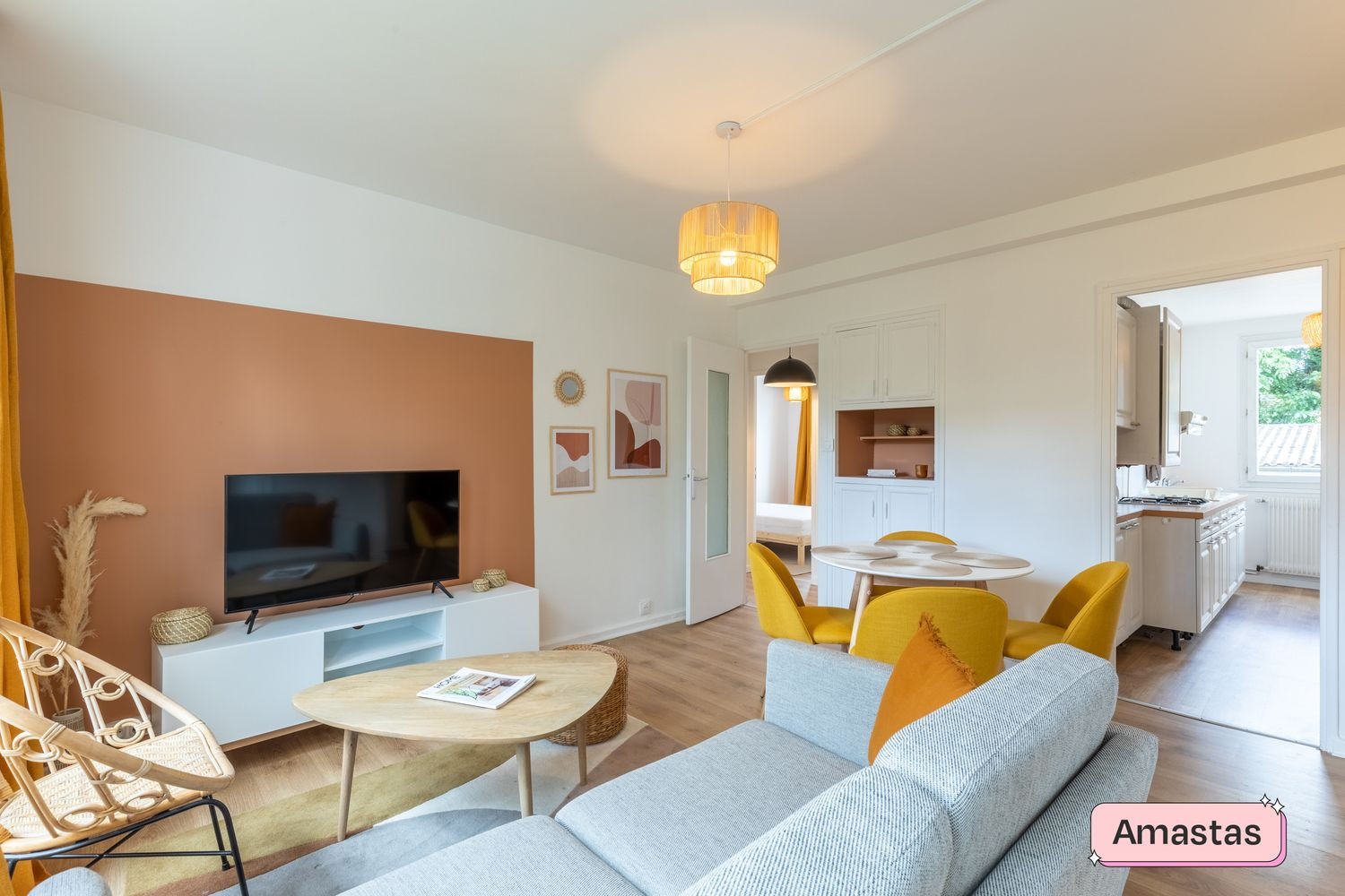 
                                                Colocation
                                                 Deux chambres disponibles dans cette grande colocation de 3 personnes à Lyon -