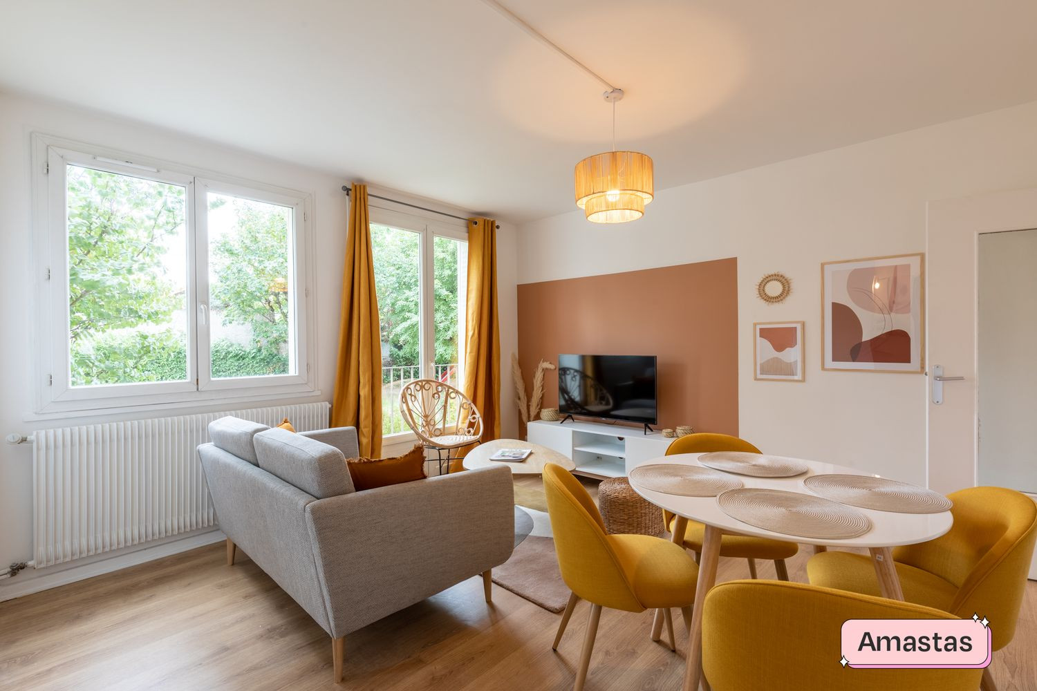 
                                                Colocation
                                                 Deux chambres disponibles dans cette grande colocation de 3 personnes à Lyon -