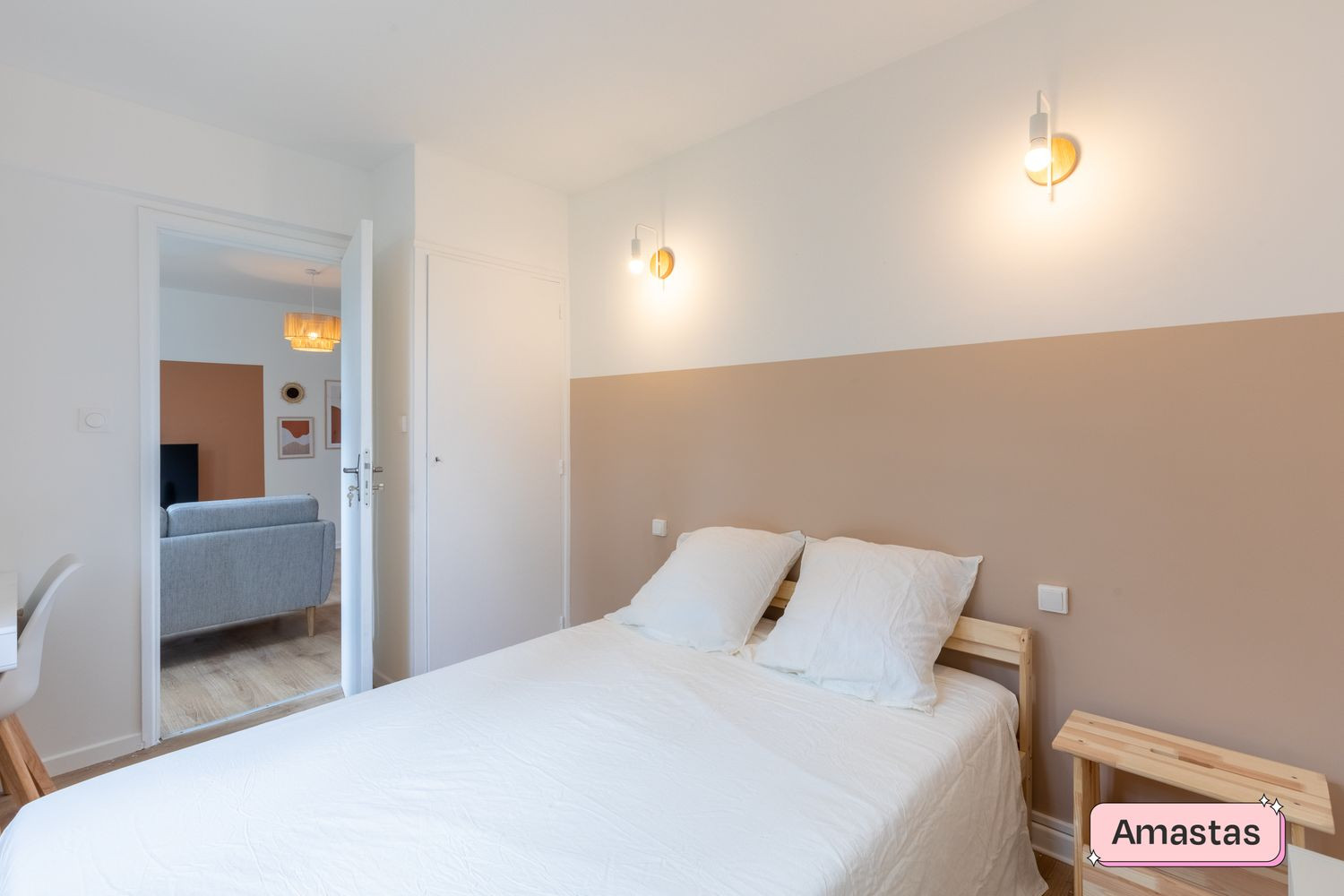 
                                                Colocation
                                                 Deux chambres disponibles dans cette grande colocation de 3 personnes à Lyon -