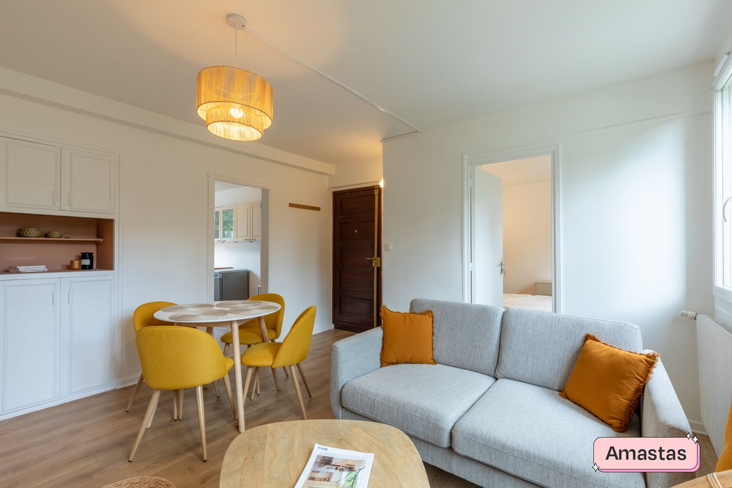 
                                                Colocation
                                                 Deux chambres disponibles dans cette grande colocation de 3 personnes à Lyon -