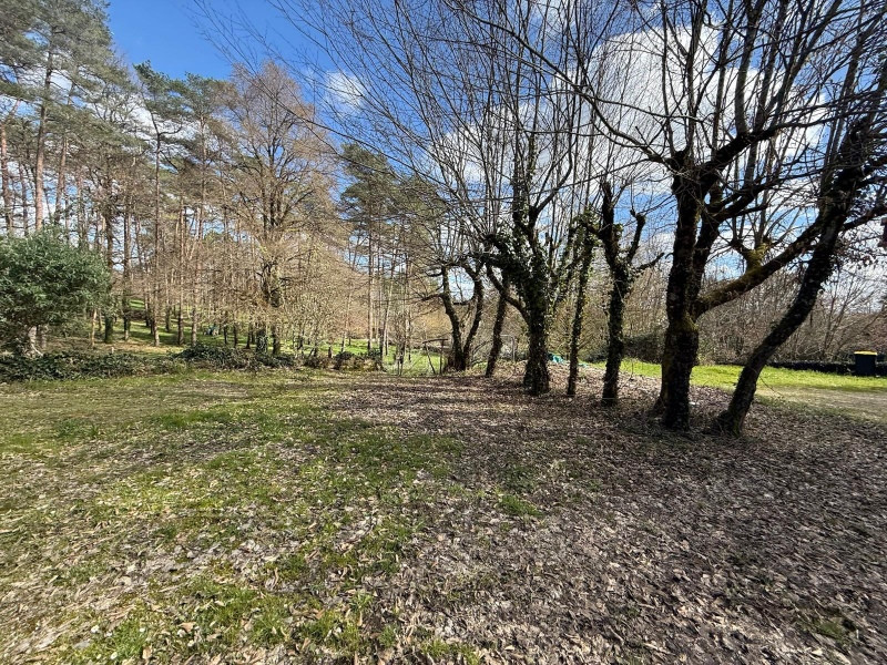 
                                                Vente
                                                 Deux maisons d'habitations