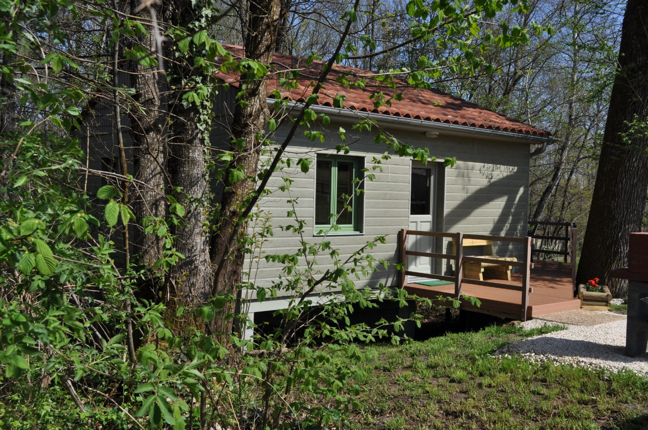 
                                                Vente
                                                 DEUX maisons sur 2ha40 à 2kms du centre de SARLAT