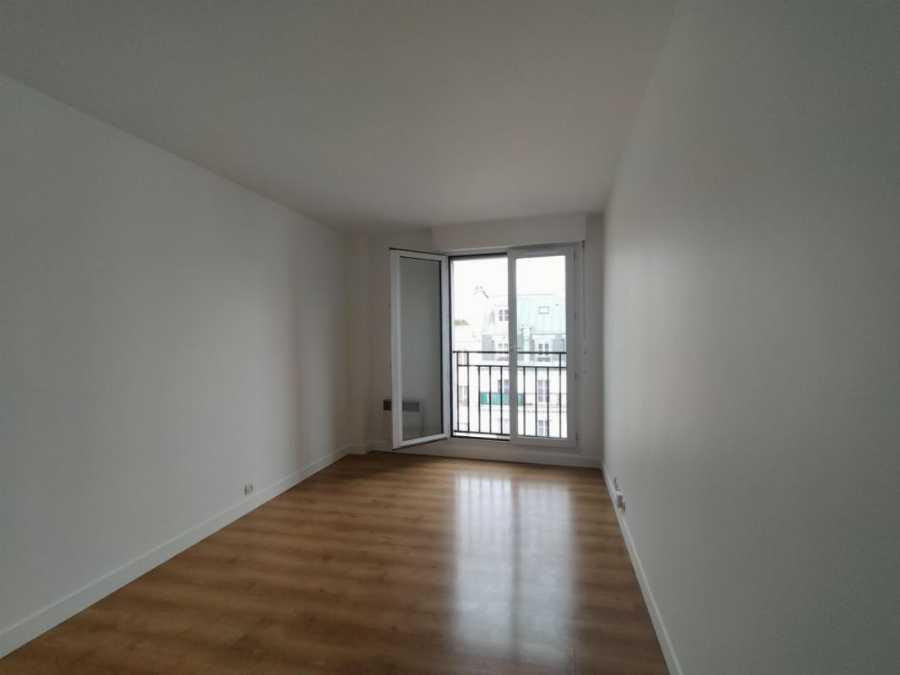 
                                                Location
                                                 Deux pièces à louer Paris 18ème