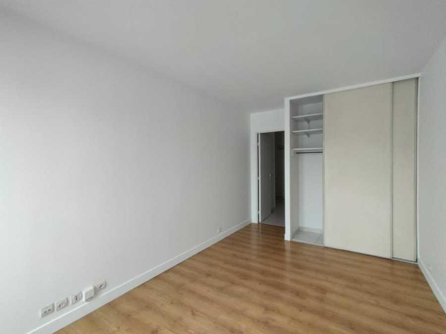 
                                                Location
                                                 Deux pièces à louer Paris 18ème