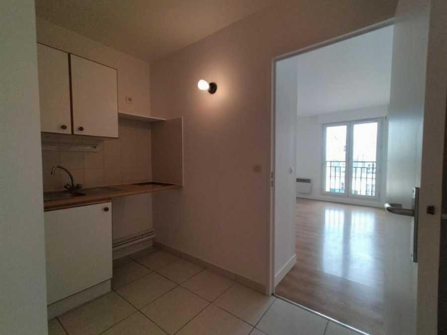 
                                                Location
                                                 Deux pièces à louer Paris 18ème