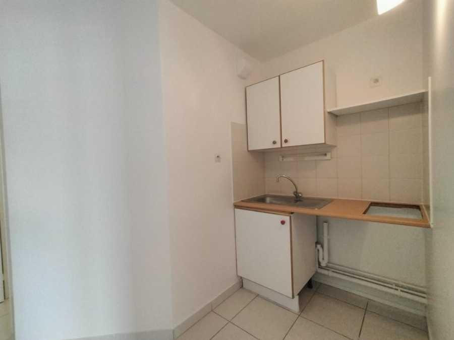 
                                                Location
                                                 Deux pièces à louer Paris 18ème