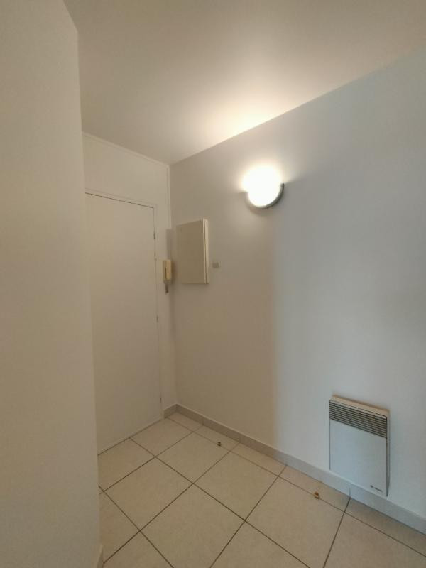 
                                                Location
                                                 Deux pièces à louer Paris 18ème