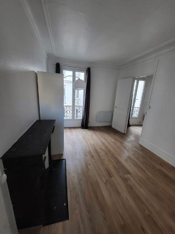 
                                                Location
                                                 Deux pièces paris XVII Guy Moquet