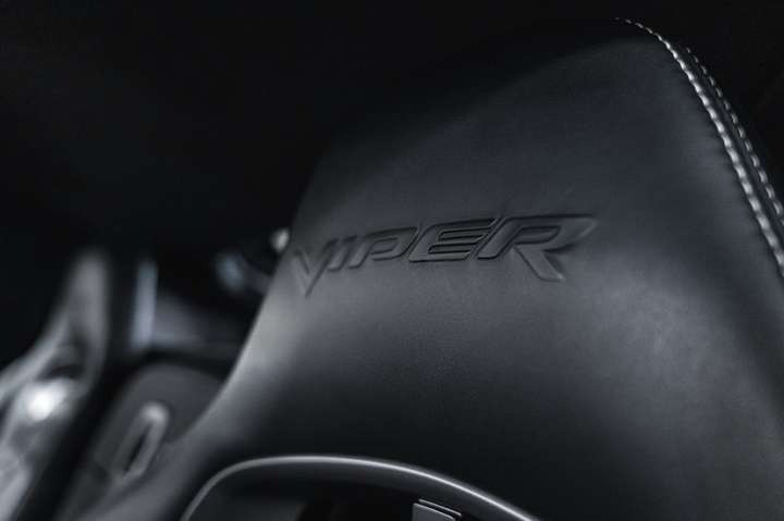 
                                                Voiture
                                                 Dodge Viper GTS V10 8.4 640