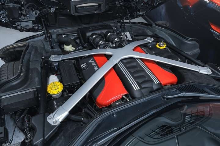 
                                                Voiture
                                                 Dodge Viper GTS V10 8.4 640