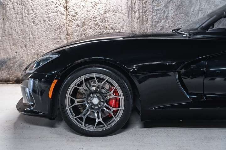 
                                                Voiture
                                                 Dodge Viper GTS V10 8.4 640