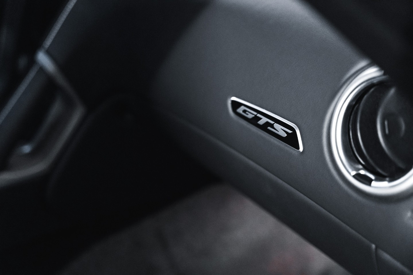 
                                                Voiture
                                                 Dodge Viper GTS V10 8.4 640