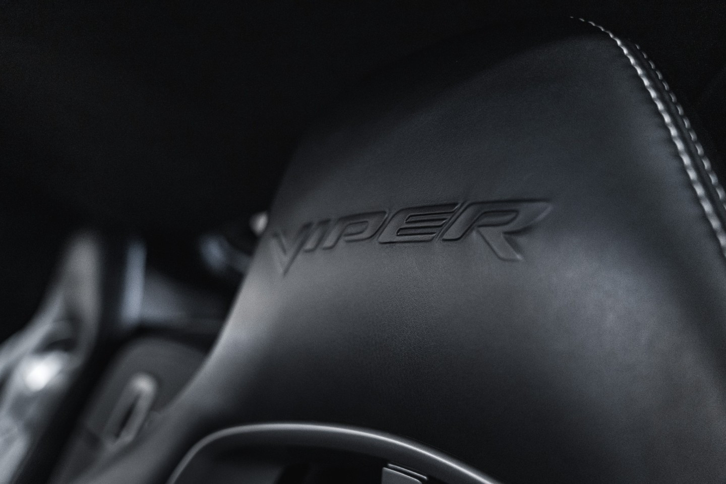 
                                                Voiture
                                                 Dodge Viper GTS V10 8.4 640