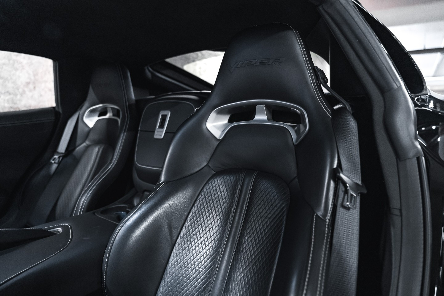 
                                                Voiture
                                                 Dodge Viper GTS V10 8.4 640