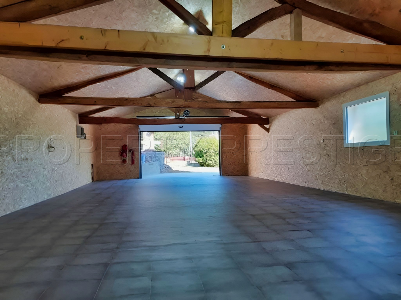 
                                                Vente
                                                 DOMAINE ÉQUESTRE DE CHARME EN PÉRIGORD