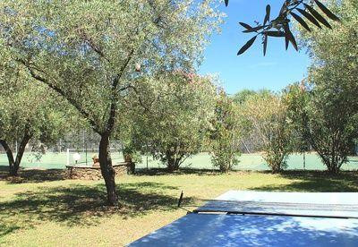 
                                                Location
                                                 Domaine familiale avec piscine et tennis