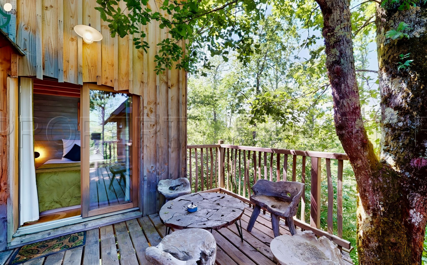 
                                                Vente
                                                 DOMAINE LUXUEUX D'HEBERGEMENTS INSOLITES EN PERIGORD