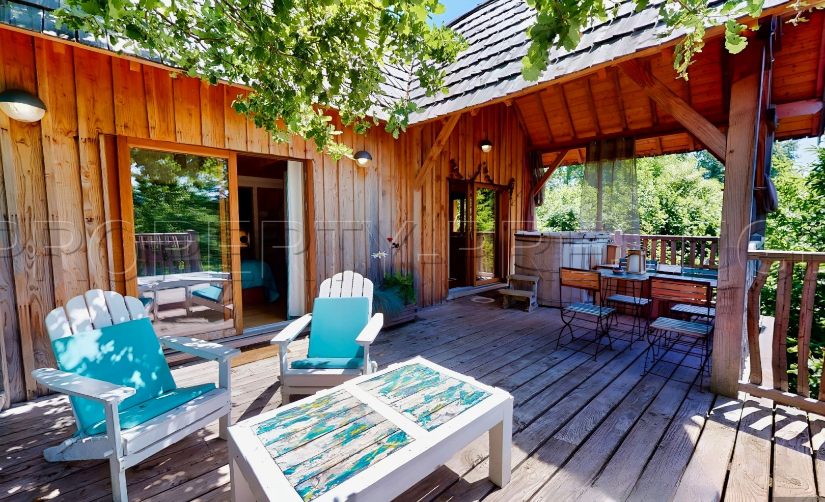 
                                                Vente
                                                 DOMAINE LUXUEUX D'HEBERGEMENTS INSOLITES EN PERIGORD