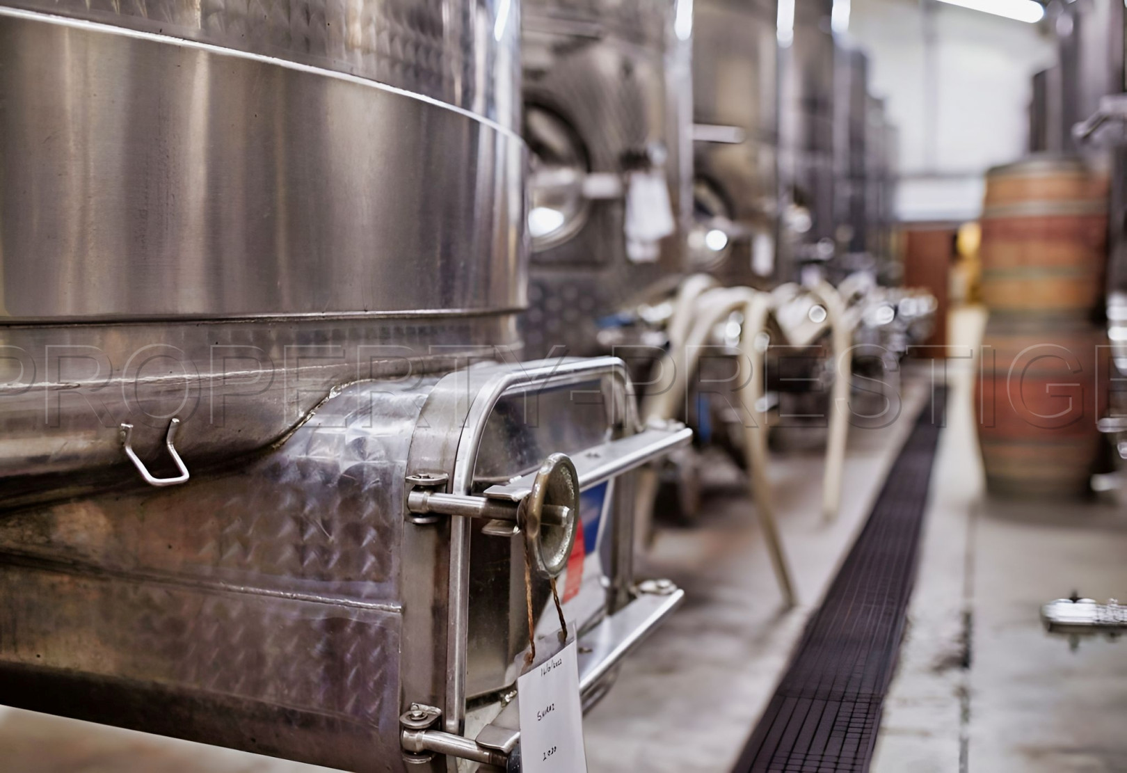 
                                                Vente
                                                 DOMAINE VITICOLE EN PROVENCE 200 HA