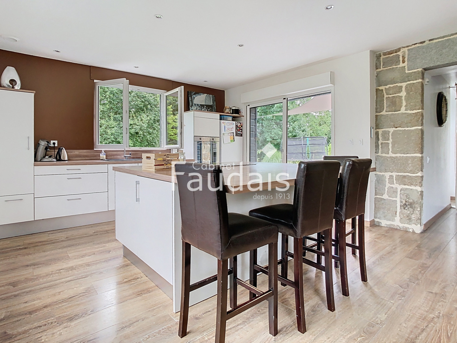 
                                                Vente
                                                 DOMJEAN, Maison en pierre de 170m2 