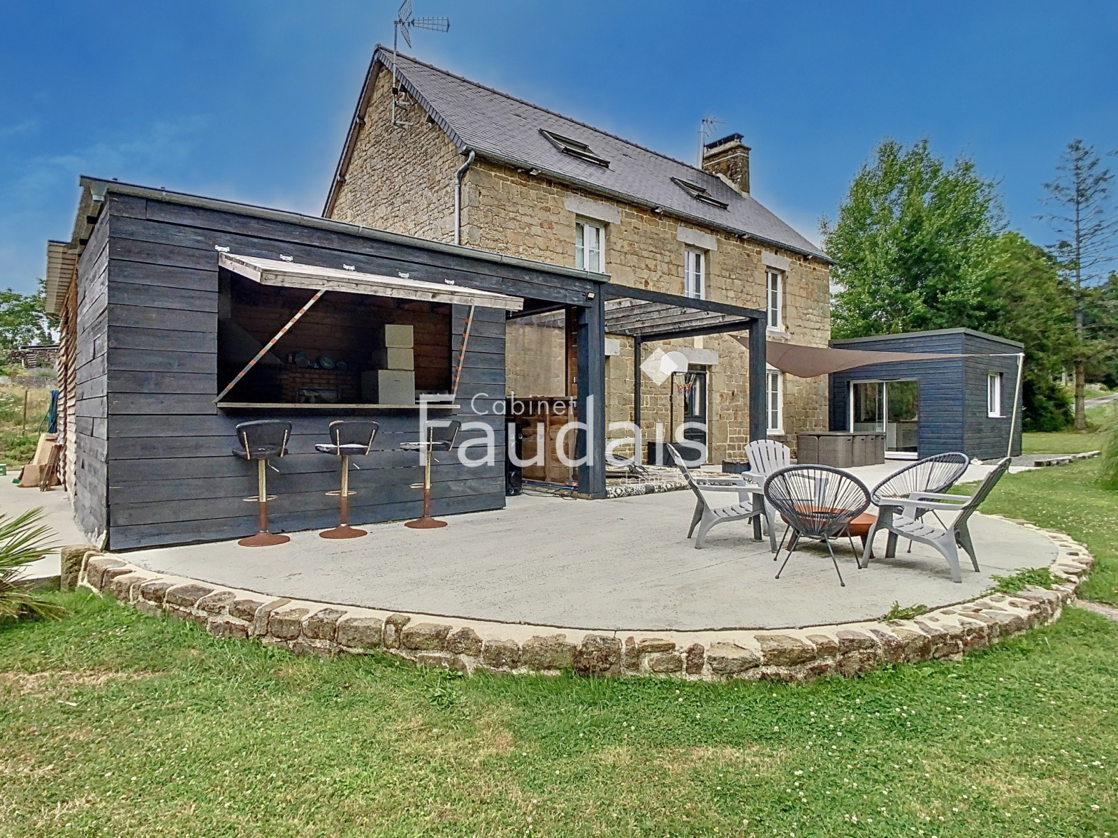 
                                                Vente
                                                 DOMJEAN, Maison en pierre de 170m2 