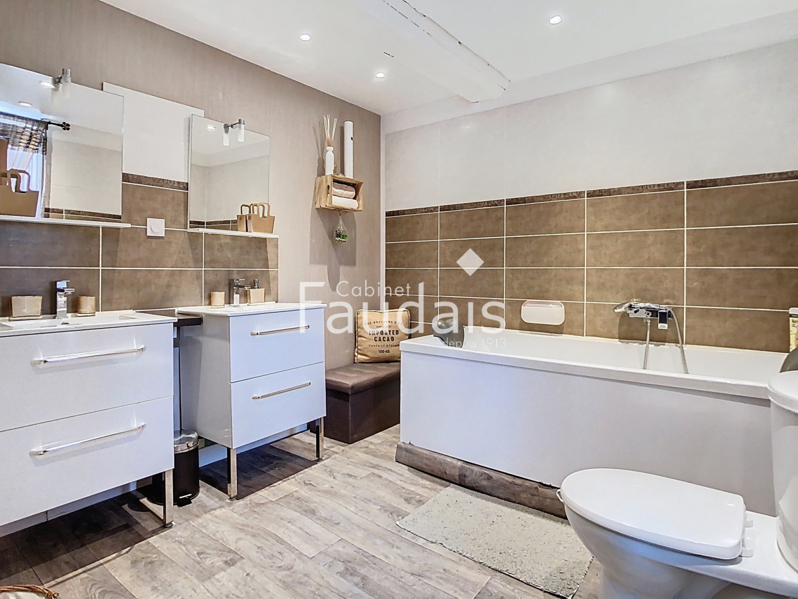 
                                                Vente
                                                 DOMJEAN, Maison en pierre de 170m2 