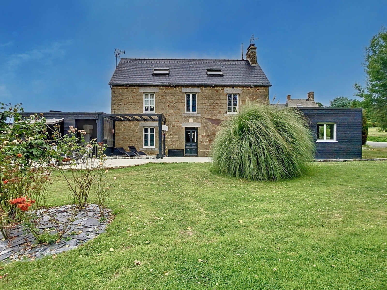 
                                                Vente
                                                 DOMJEAN, Maison en pierre de 170m2 