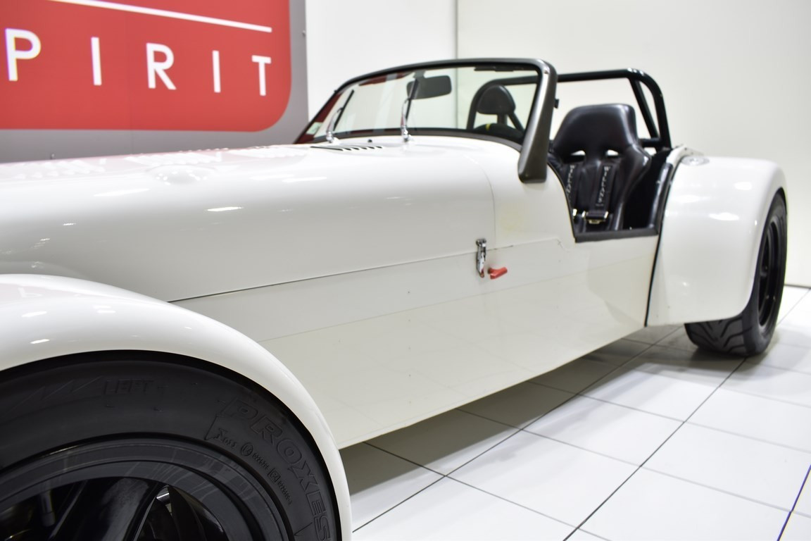 
                                                Voiture
                                                 DONKERVOORT D8 Cosworth
