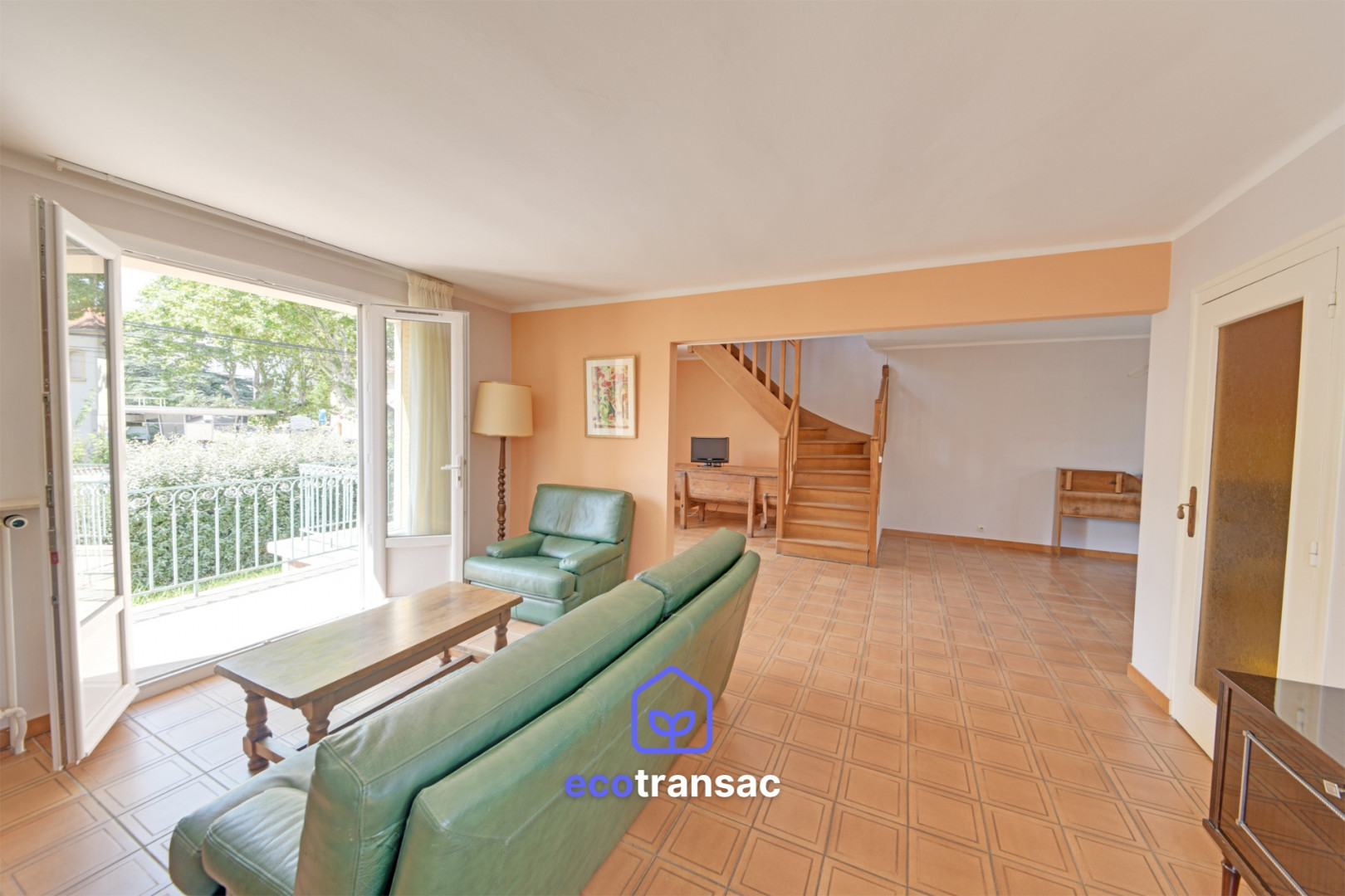 
                                                Vente
                                                 Double maison sur 668 m² de terrain à Saint-Genis-Laval