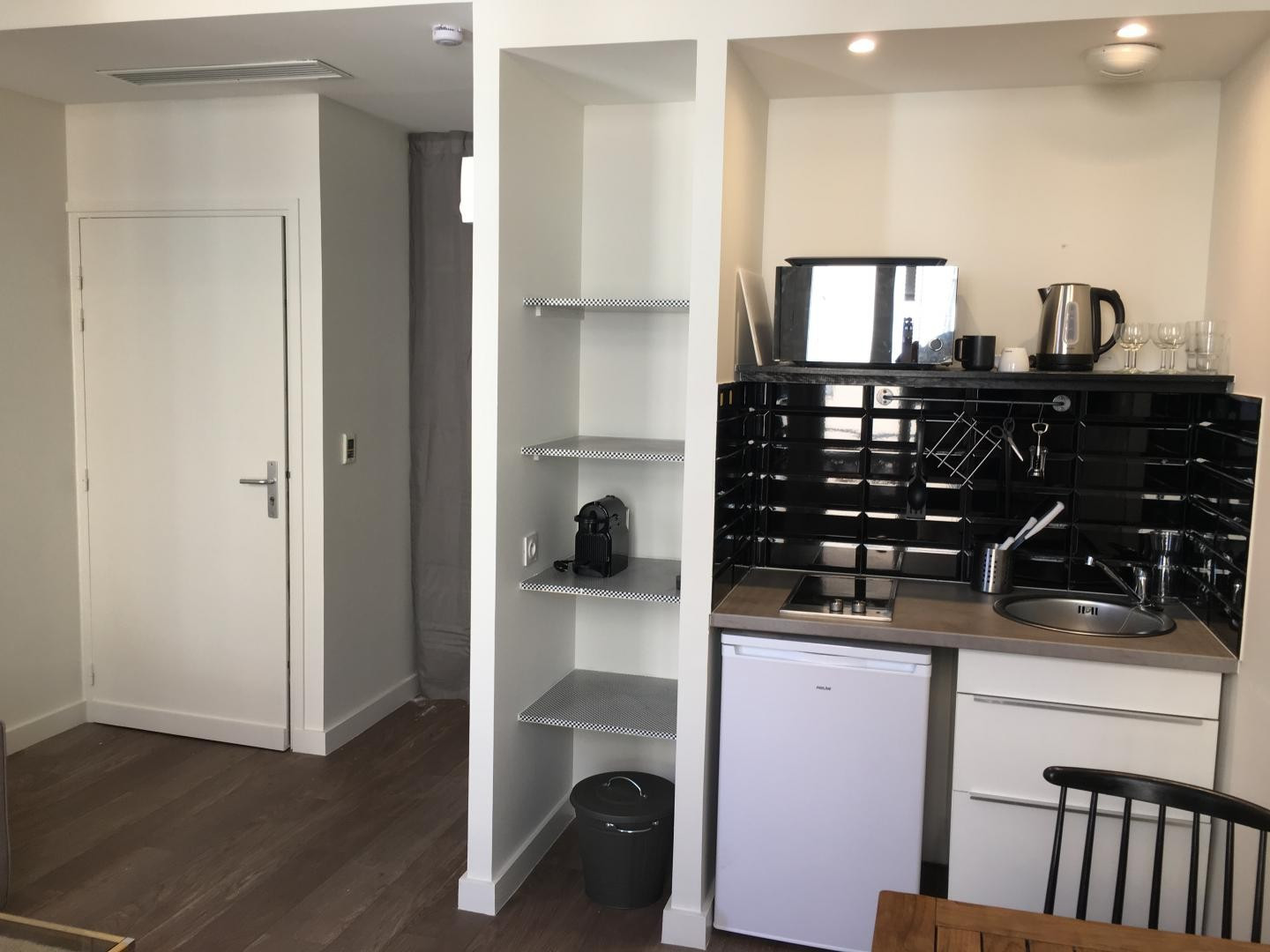 
                                                Location
                                                 Dragon 4