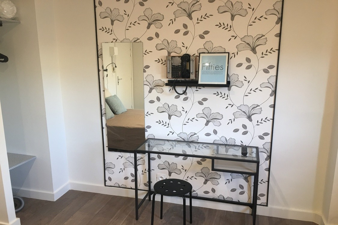 
                                                Location
                                                 DRAGON 7 *