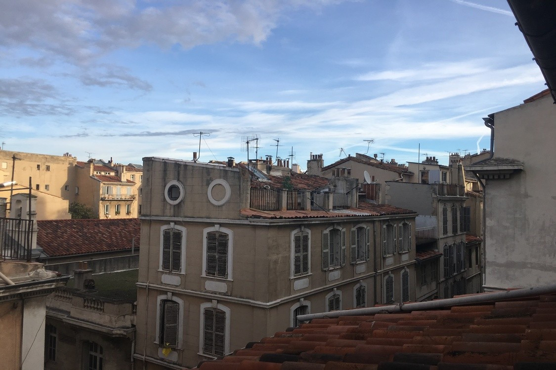 
                                                Location
                                                 DRAGON 7 *