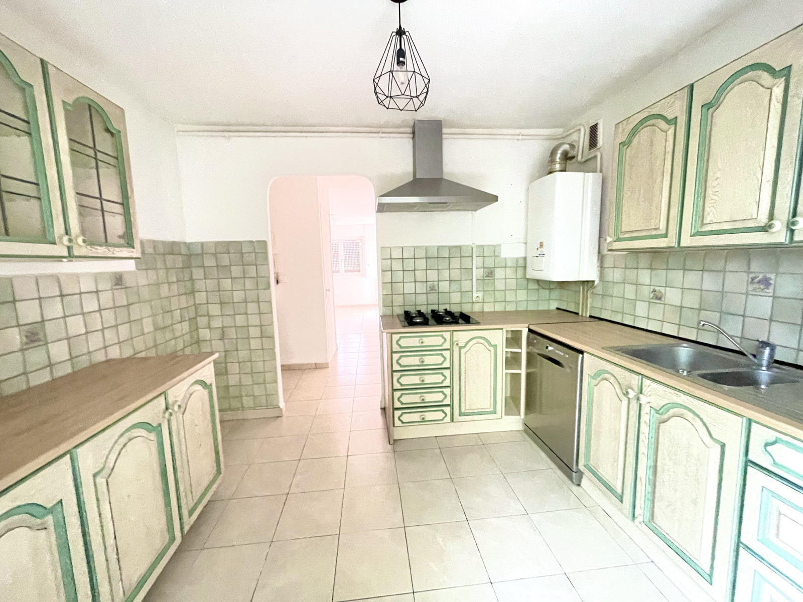 
                                                Vente
                                                 Draguignan Appartement 85 m2 env 4 pièce(s) Belle vue, Terrasse, Parking, Cave