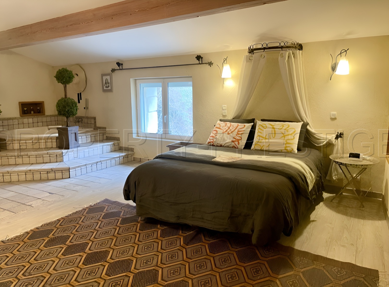 
                                                Vente
                                                 DROME PROVENCALE DOMAINE D'EXCEPTION 15 HA