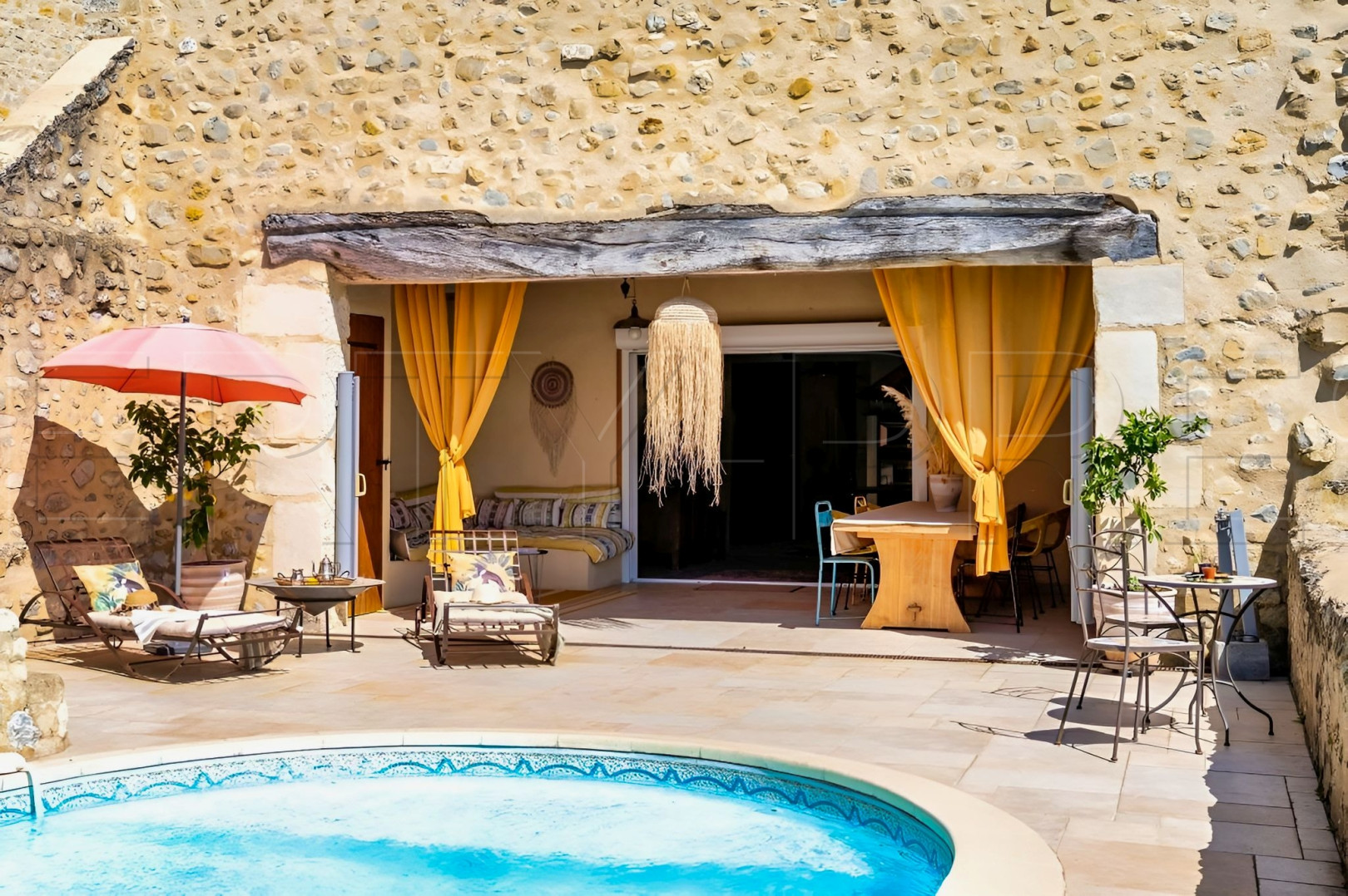 
                                                Vente
                                                 DROME PROVENCALE DOMAINE D'EXCEPTION 15 HA